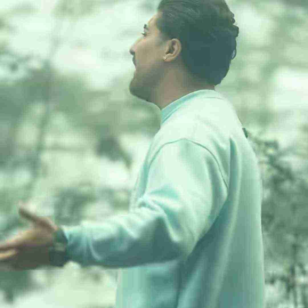دانلود آهنگ کردی جدیدا تنهایی میشینم احتیاج نرم کسیه ببینم از امیر لیام