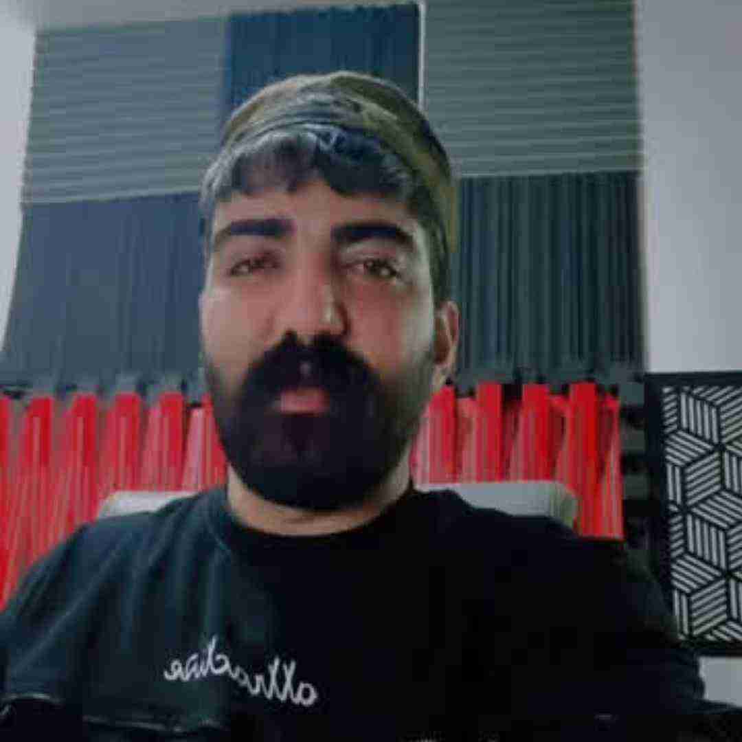 دانلود آهنگ کردی پشت و پناه آی ربنا مه یاروم پا کج ننا از میلاد غلامی