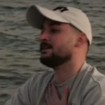دانلود آهنگ جدید محاله بتونم قسر وی شویله فرار بکم هومن آدینه