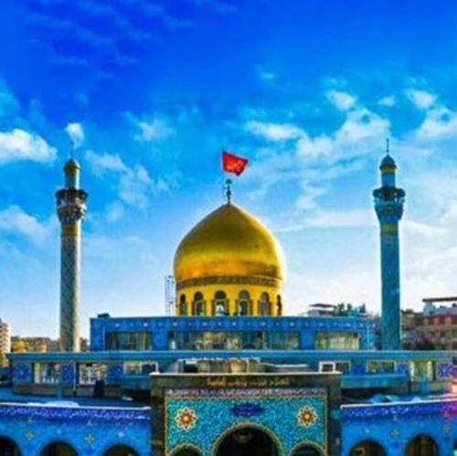 حسین سیب سرخی لایق وصل تو که من نیستم اذن به یک لحظه نگاهم بده