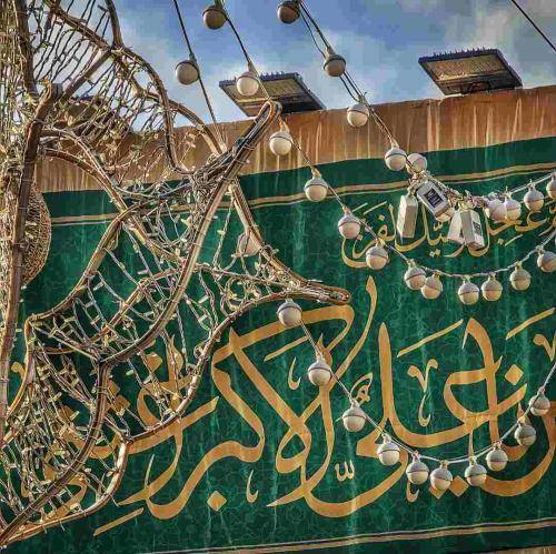 حسین سیب سرخی خبر داری که تو رفتی به کوچه گردی افتادم