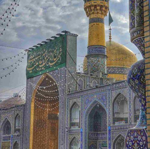 نریمان پناهی تو که اینگونه روی خاک ز هم وا شده‌ای