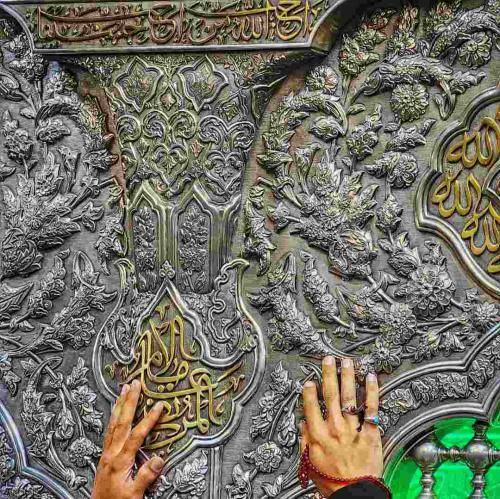 محمود کریمی پیکر پاک برادر غرق خون است