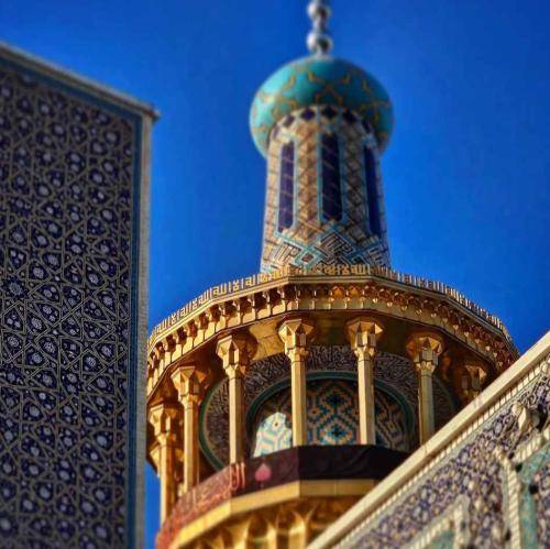 جواد مقدم یاحسین به یاد حرمتم هر تپش پرچم رو گنبد و حرکتش