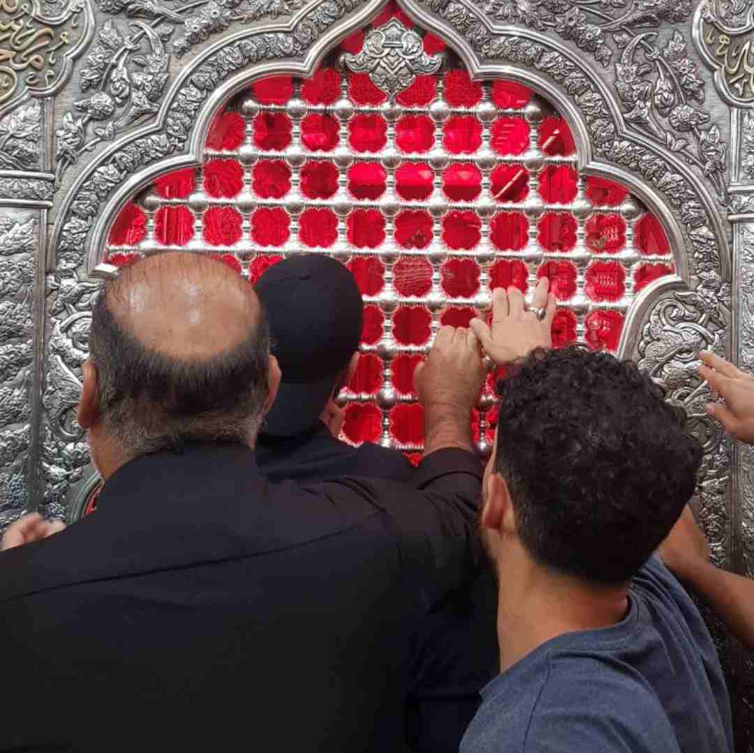 دانلود مداحی هیچ جا حرم حسین نمیشه نوکر همه کیف زندگیشه از سجاد محمدی
