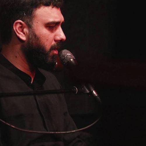 حسین سیب سرخی با توام عشق ابدی امام‌حسین جان مددی بدم ولی تو دست رد به سینه‌ام آقا نزدی