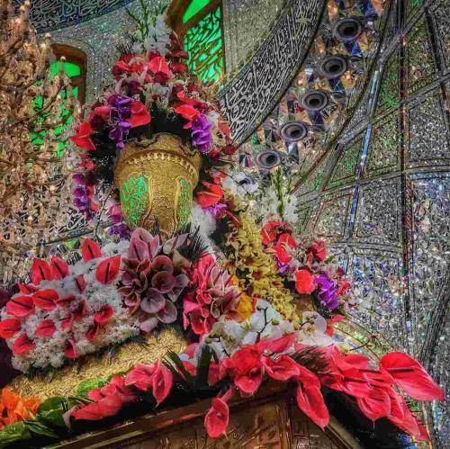 مسعود پیرایش انگار گوشهی غلاف کارو کرده یکسره نامرد با لگد نزن زهرا(س) پشت این در